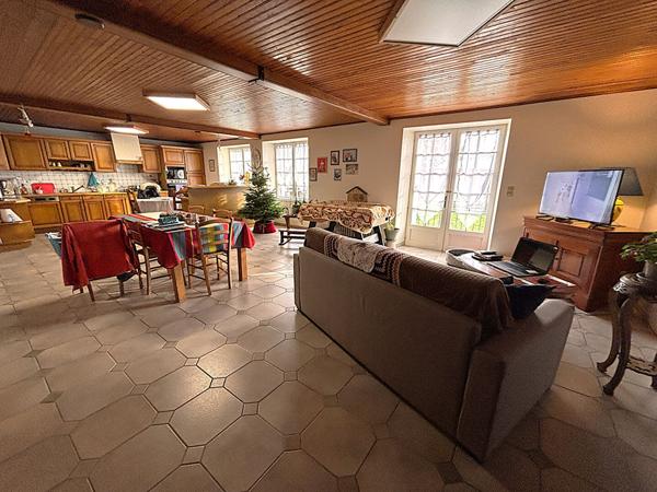 MAISON 7 CHAMBRES 228m²