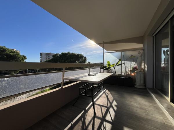 Antibes (06600) APPARTEMENT REFAIT A NEUF EN DERNIER ETAGE
