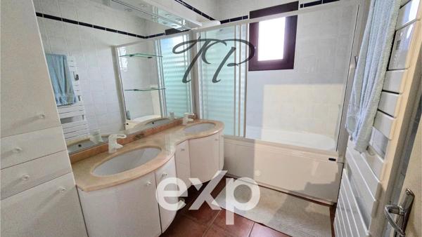 Pézenas : villa T7 de 143 m2