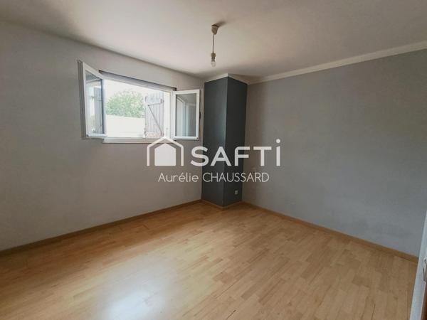 Maison de ville avec cour et double terrasses