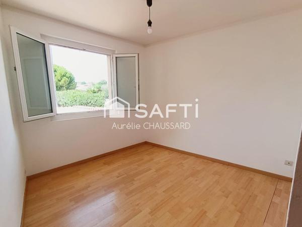 Maison de ville avec cour et double terrasses