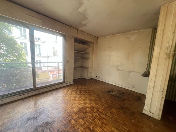 Exclusivite - A vendre : Appartement moderne de 28,03 m2 a Paris - Ideal investisseur - A renover - Balcon