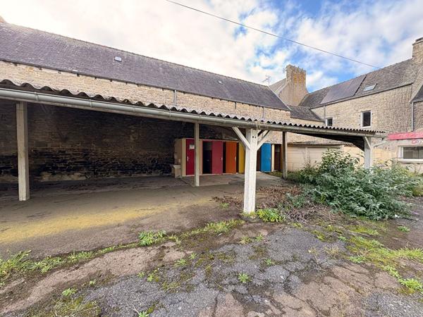 Maison de village à vendre Guerlesquin 11 pièce(s) 228 m²