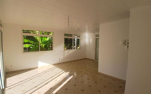 Maison à vendre    6 pièces •  Morne-à-l'Eau