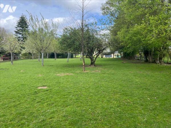 TERRAIN A BATIR 1061m²