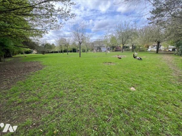 TERRAIN A BATIR 1061m²