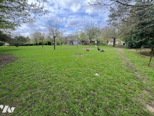 TERRAIN A BATIR 1061m²