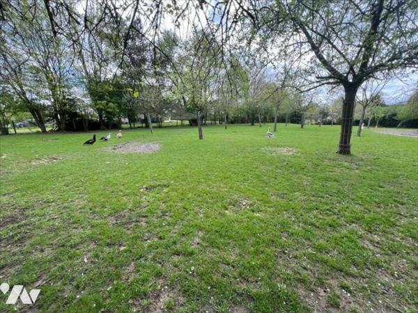 TERRAIN A BATIR 1061m²