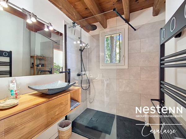 Appartement dernier étage au calme proche plages et commerces - petite copropriété - stationnement et cave