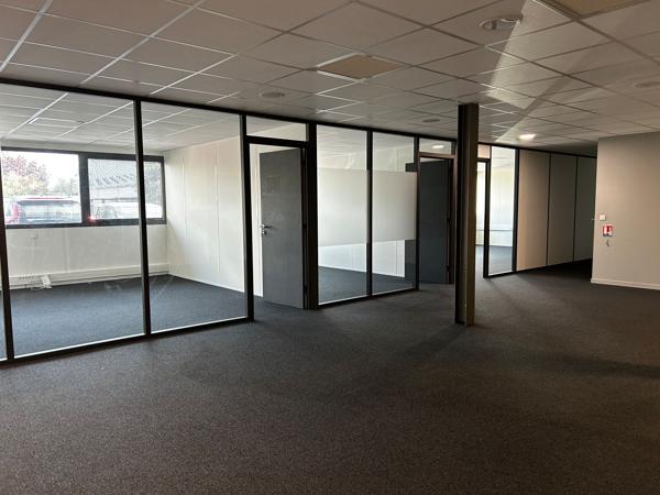 Bureaux à louer à Mérignac avec stationnements privatifs et accès tram
