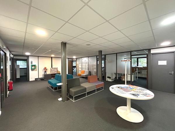 Bureaux à louer à Mérignac avec stationnements privatifs et accès tram