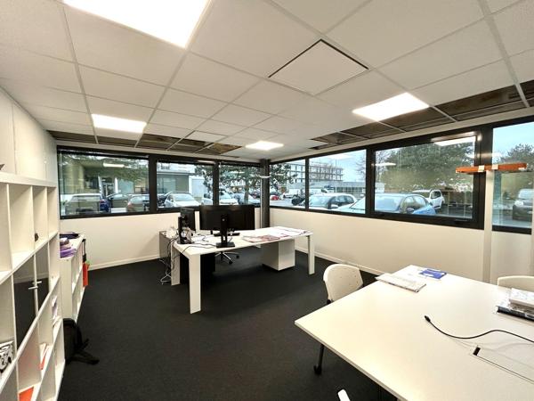 Bureaux à louer à Mérignac avec stationnements privatifs et accès tram