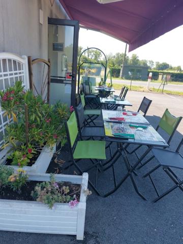Creysse – Fonds de commerce de pizzeria avec four à bois et restauration rapide  – 49 800 €