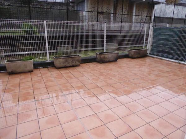 APPARTEMENT DE TYPE F2 dans Résidence avec ascenseur