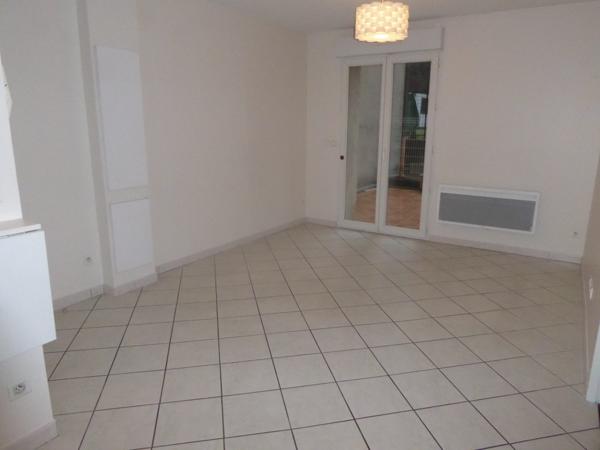 APPARTEMENT DE TYPE F2 dans Résidence avec ascenseur