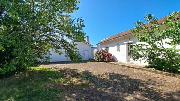Maison à vendre |  Saint-Seurin-sur-l'Isle |  7 pièces | 224 m²