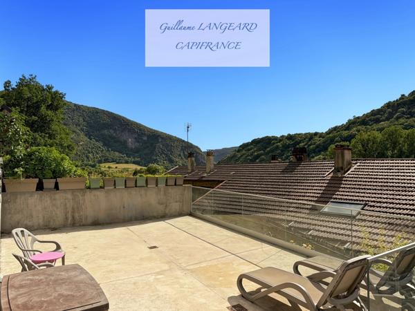 Au coeur de Thoirette (39240) - Maison de caractère en pierres – 4 chambres – Terrasses aménagées