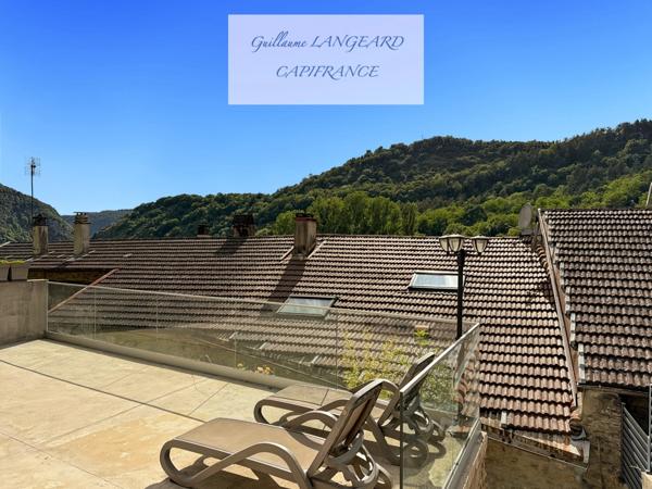 Au coeur de Thoirette (39240) - Maison de caractère en pierres – 4 chambres – Terrasses aménagées