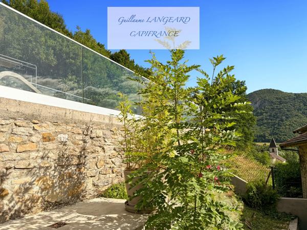 Au coeur de Thoirette (39240) - Maison de caractère en pierres – 4 chambres – Terrasses aménagées