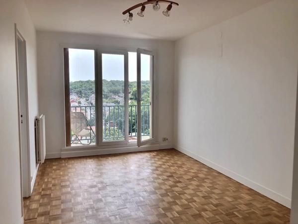 Vente                                                      Appartement
                        
                     3 pièces                      56 m2                     à Pantin
