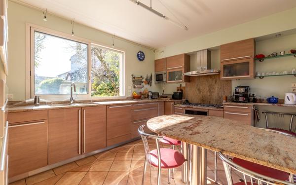 Maison à vendre    7 pièces • 200 m2 Saint-Maur-des-Fossés