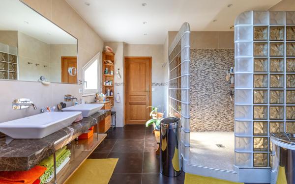 Maison à vendre    7 pièces • 200 m2 Saint-Maur-des-Fossés