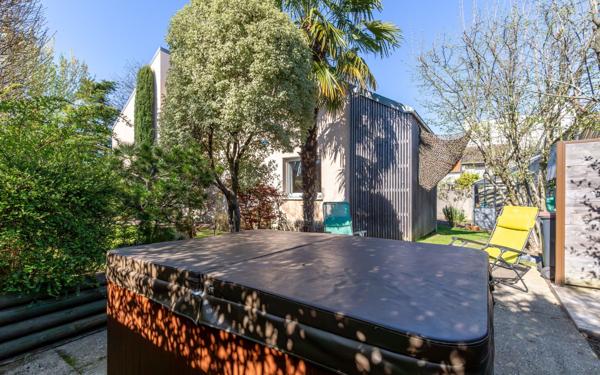 Maison à vendre    7 pièces • 200 m2 Saint-Maur-des-Fossés