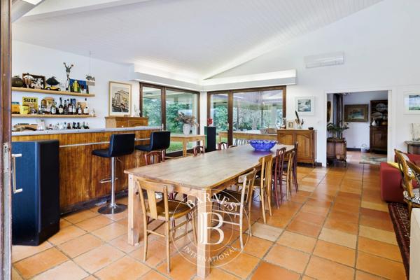 Urrugne, Maison  285 m² à vendre