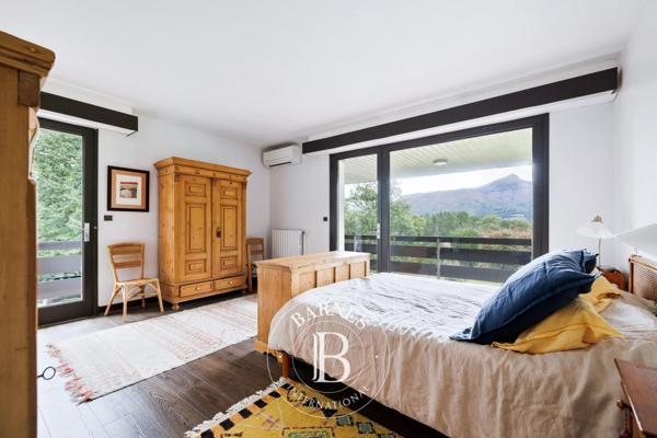 Urrugne, Maison  285 m² à vendre