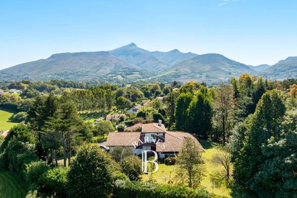 Urrugne, Maison  285 m² à vendre