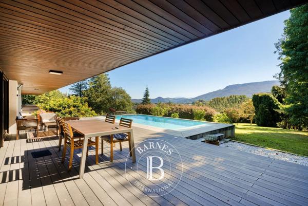 Urrugne, Maison  285 m² à vendre