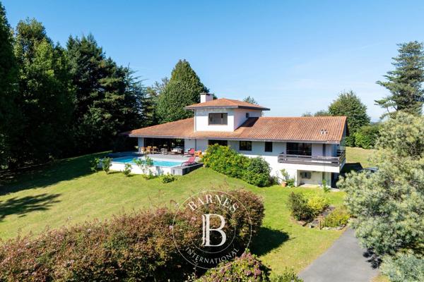 Urrugne, Maison  285 m² à vendre
