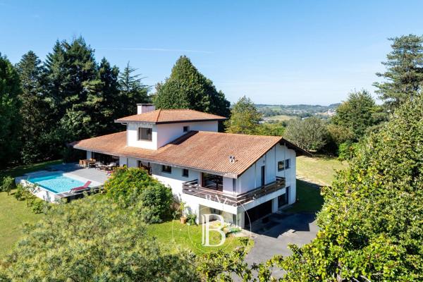 Urrugne, Maison  285 m² à vendre