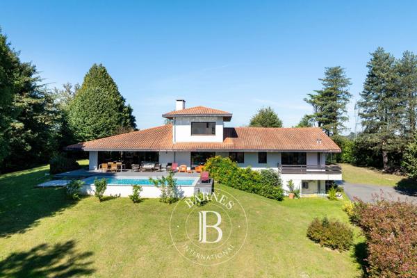Urrugne, Maison  285 m² à vendre