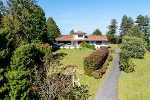 Urrugne, Maison  285 m² à vendre