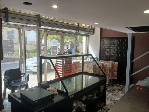 À vendre - Local commercial 80 m² situé à Blanquefort (33290)