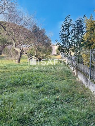 Beau  terrain  518 m²   viabilisé, situé dans un secteur calme, l'emplacement idéal pour votre future projet !!!