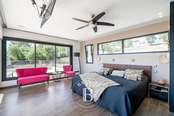 Mandelieu-la-Napoule, Villa 4 Chambres -  221 m² à vendre