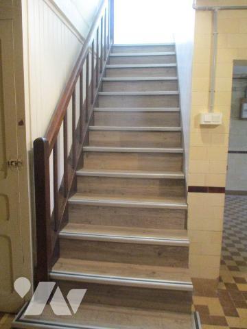 Maison d'habitation comprenant :
-au sous-sol : pièces-rangement, caves, buanderie-chaufferie ...