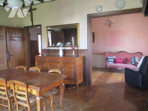 Maison d'habitation comprenant :
-au sous-sol : pièces-rangement, caves, buanderie-chaufferie ...