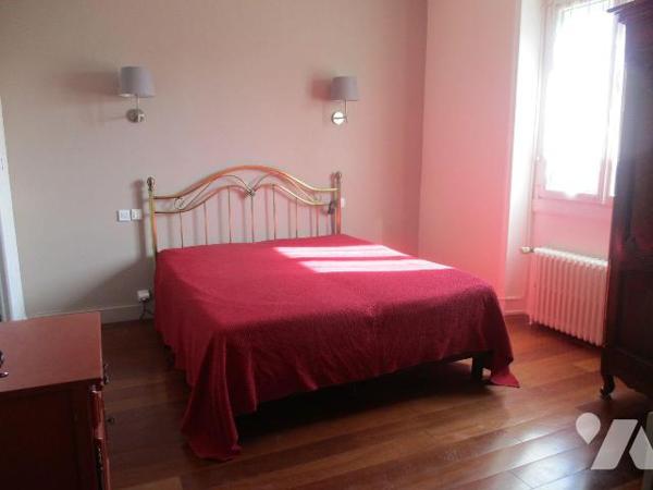 Maison d'habitation comprenant :
-au sous-sol : pièces-rangement, caves, buanderie-chaufferie ...