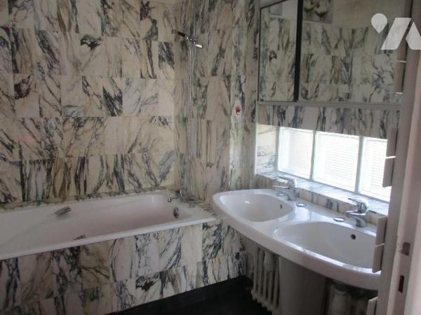 Maison d'habitation comprenant :
-au sous-sol : pièces-rangement, caves, buanderie-chaufferie ...