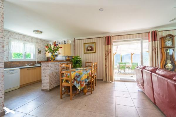 Maison à vendre 244 950 € Saujon 4 p 93 m² DPE C