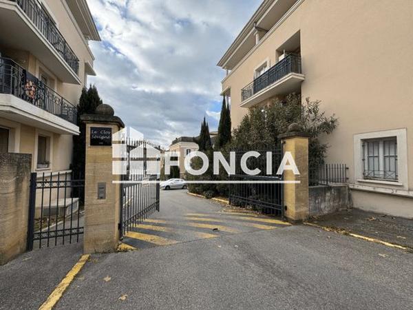 Location Appartement 4 pièces 88.5 m² - 9 AV DU GENERAL DE GAULLE Lambesc 13410