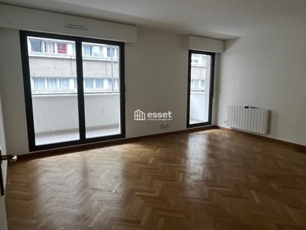 Location Appartement 3 pièces 71 m² - Paris 75015