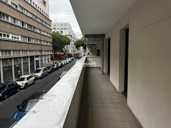 Location Appartement 3 pièces 71 m² - Paris 75015