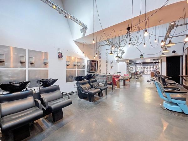 Local Commercial à CHOLET, 49300 - 10 pièces 200m²