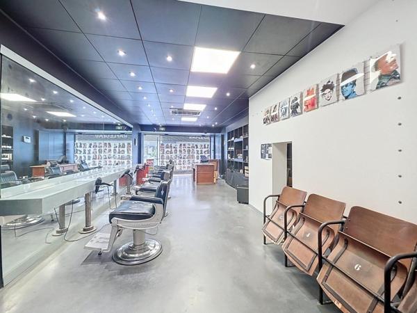 Local Commercial à CHOLET, 49300 - 10 pièces 200m²