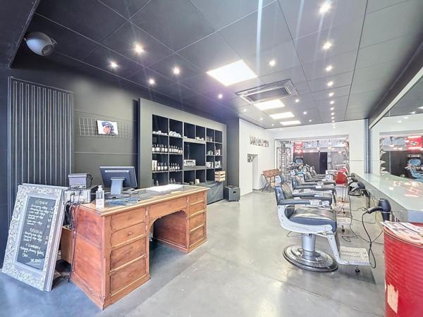 Local Commercial à CHOLET, 49300 - 10 pièces 200m²