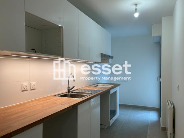 Location Appartement 3 pièces 70 m² - Paris 75007